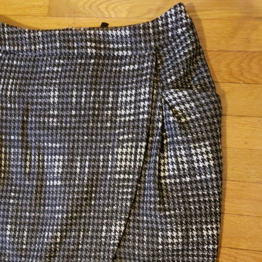 Tweedish skirt with pockets
